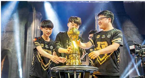 LOL uzi封神之战回顾_http://www.abetid.com_游戏攻略_第2张